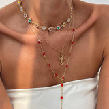 Colar elegante de várias camadas com corrente cruzada e diamantes