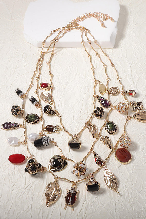 Colar vintage com pendente de várias camadas e formato irregular