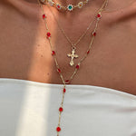 Colar elegante de várias camadas com corrente cruzada e diamantes