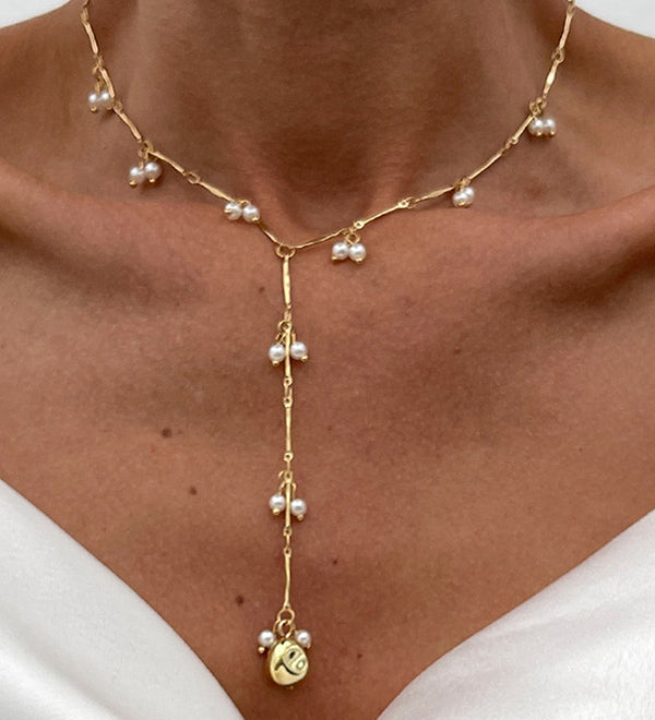 Colar francês elegante com pérolas