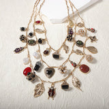 Colar vintage com pendente de várias camadas e formato irregular