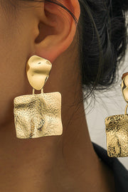 Brincos quadrados de metal martelado com relevo personalizado